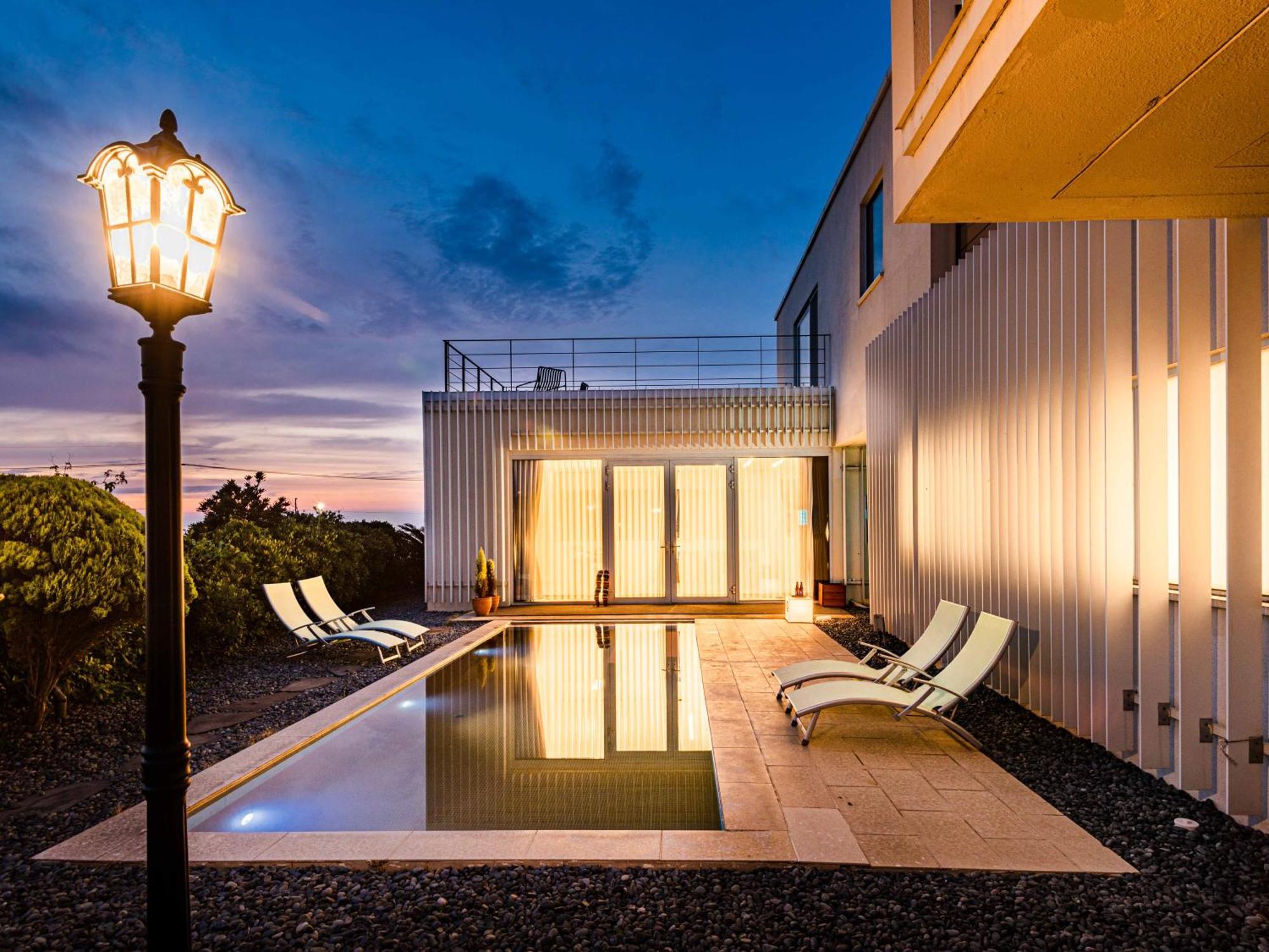 Boutique Pool Villa Namib Jeju Esterno foto